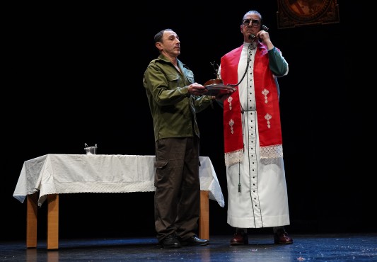 Un momento de la obra de teatro 'Las aventuras del buen soldado Svejk'