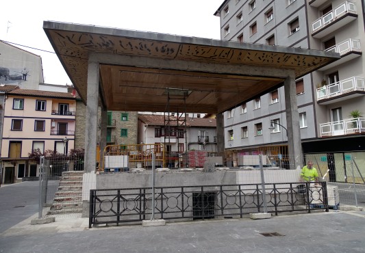 Vista del frontal del kiosko