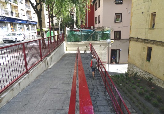 Vista del nuevio paso a Zubiaurre urbanizado