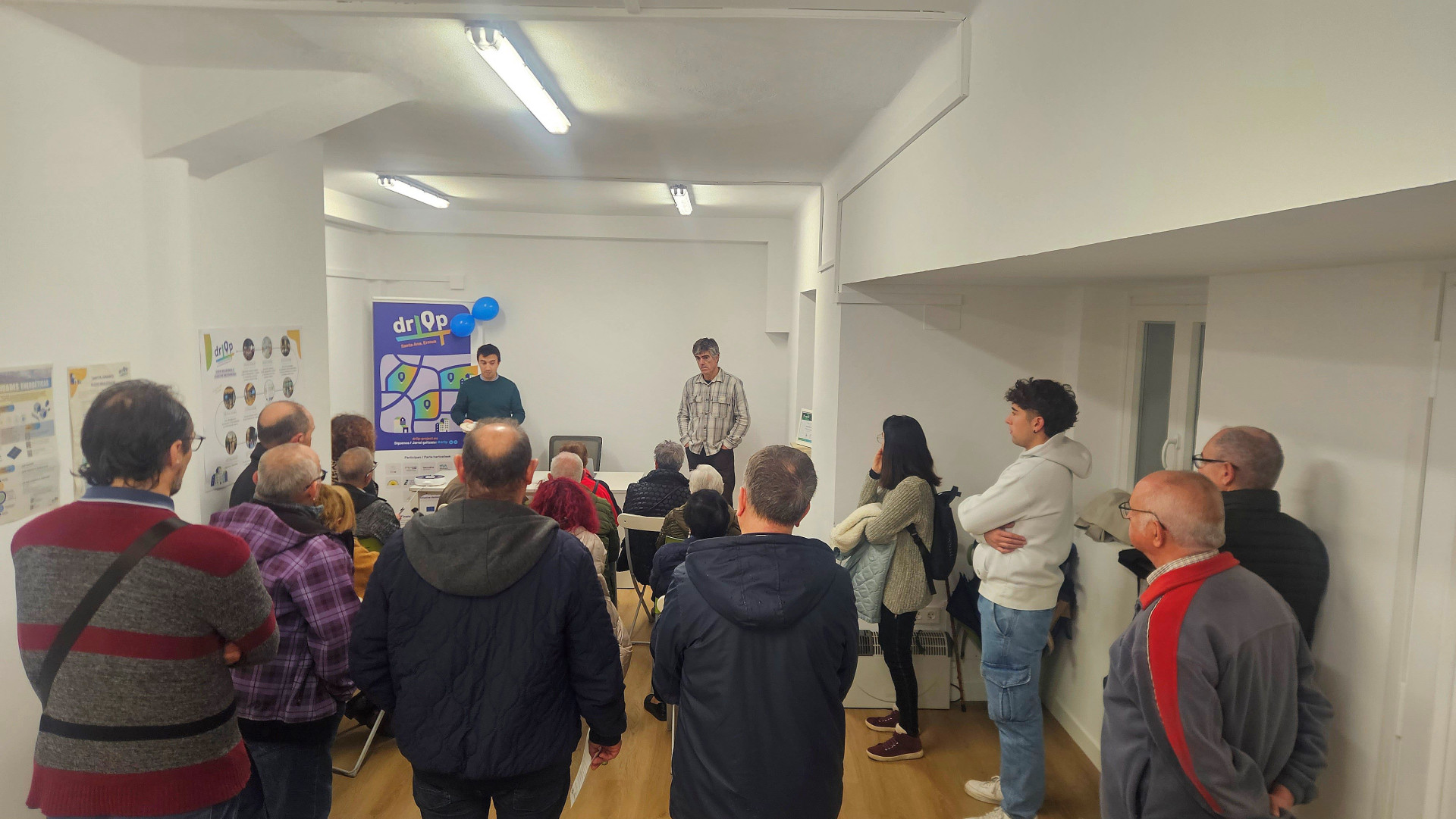Medikazioa hartzeko adimendun zerbitzuaren aurkezpena Santa Ana auzoko bulegoan | Presentación del servicio inteligente para la toma de medicamentos en la oficina de barrio de Santa Ana