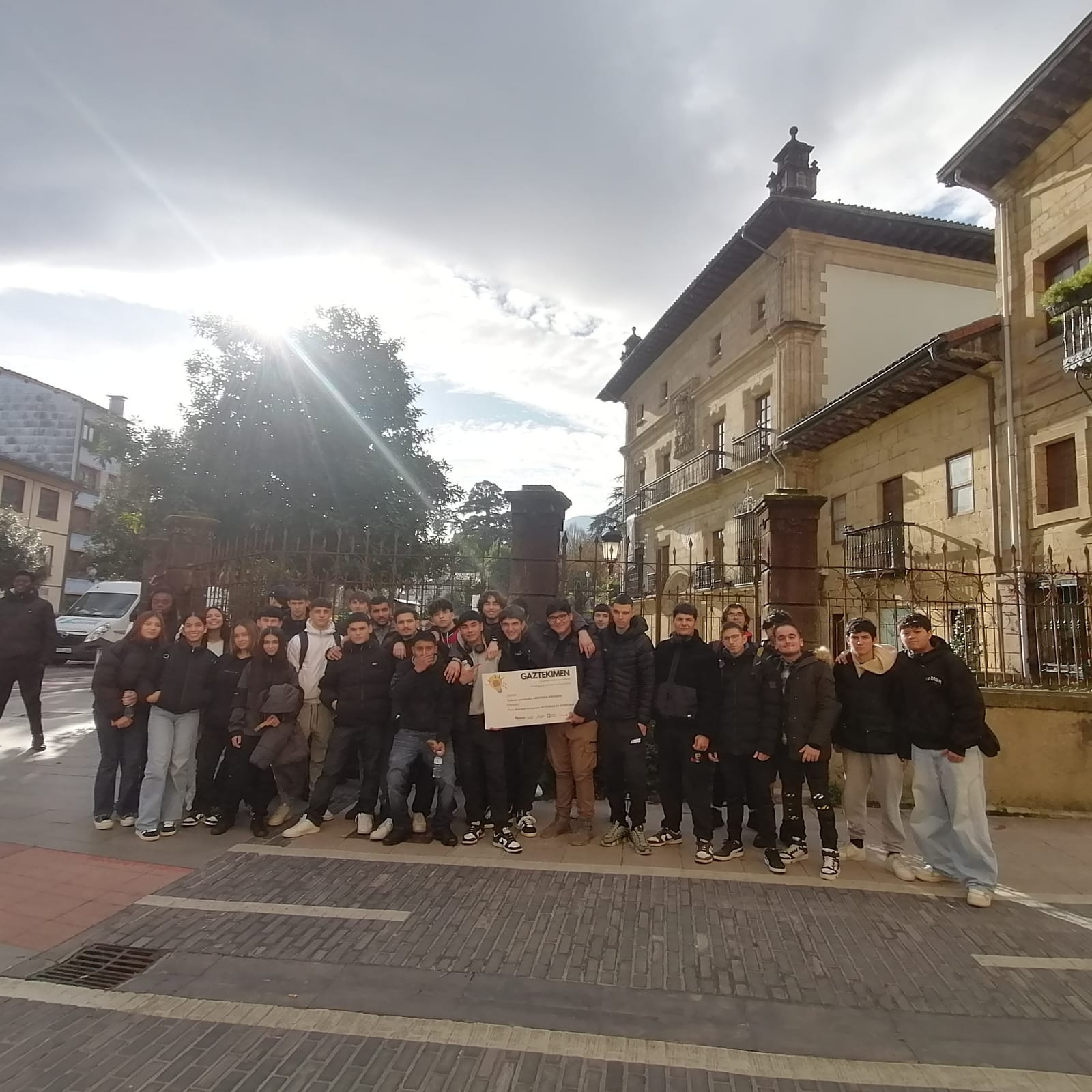 HLHko ikasleak, Gaztekimeneko lehen sariarekin | Alumnado de FPI con el primer premio de Gaztekimen