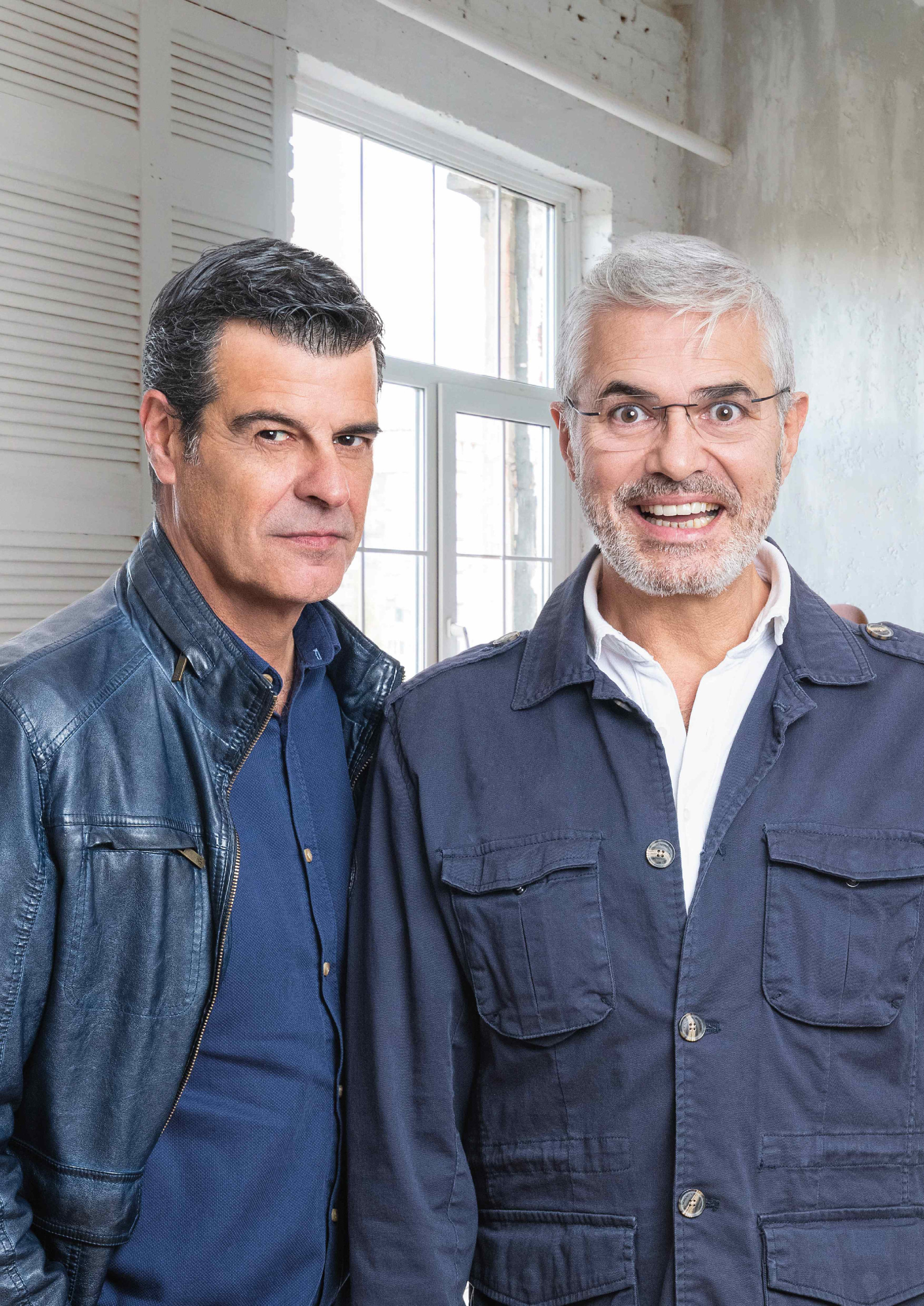 Fotografía del elenco de la obra de teatro Se alquila