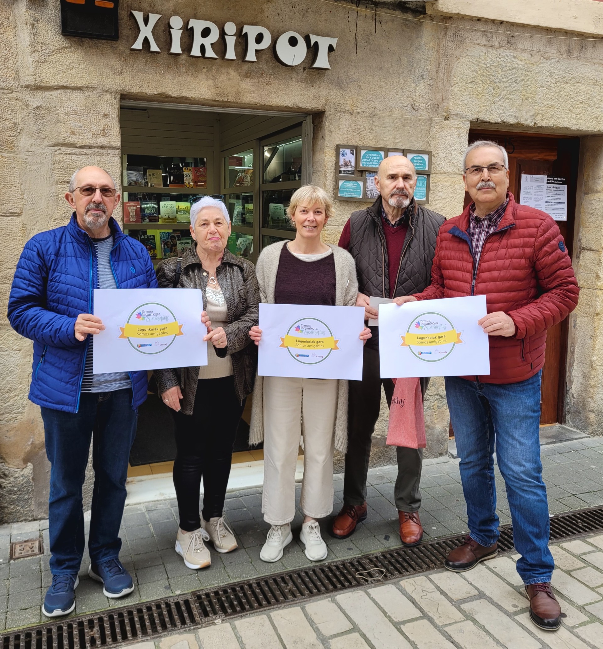 Entrega del sello Somos Amigables a Librería Xiripot