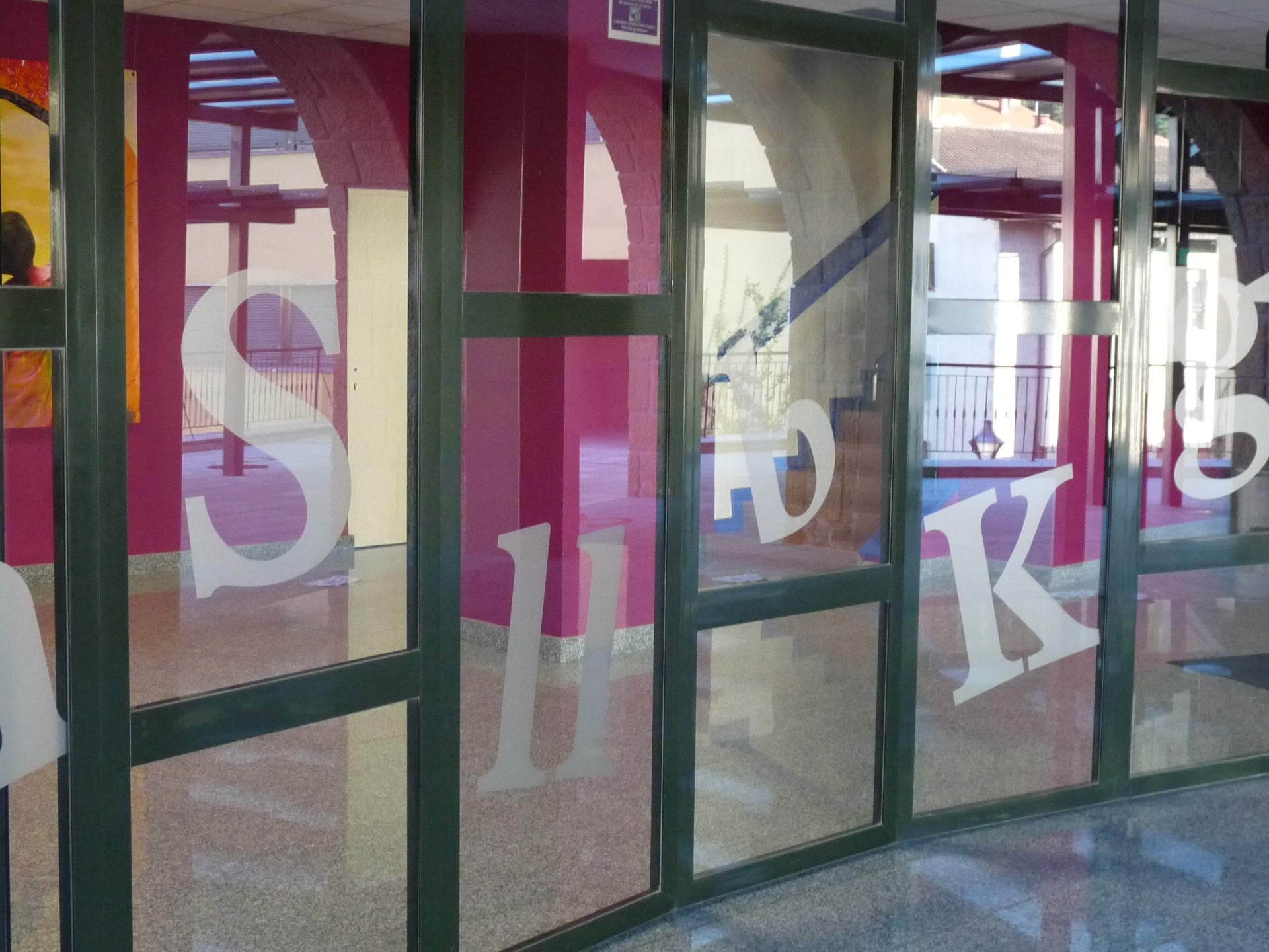 Accesos a la biblioteca municipal de Ermua