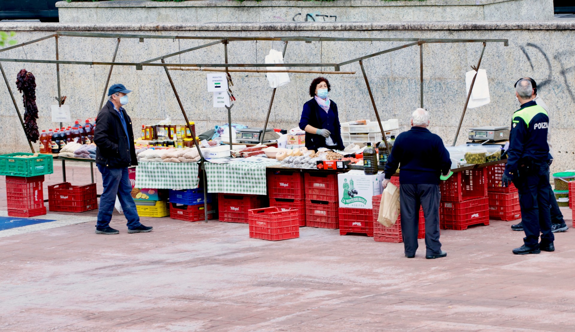 Agente insiste en el espacio y en las medidas de seguridad