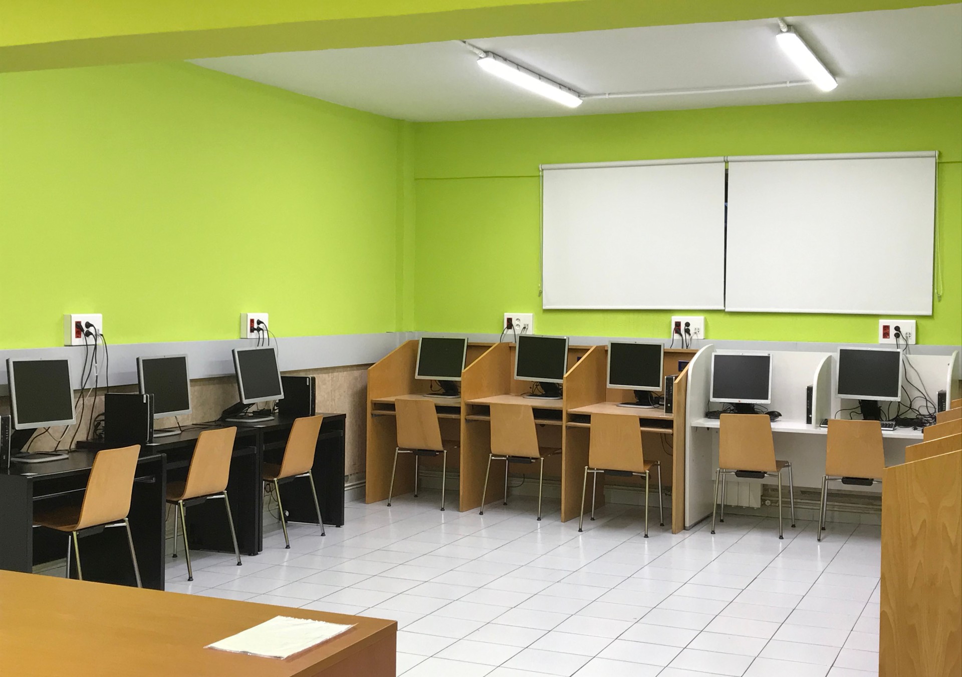 Aula de informática y estudio