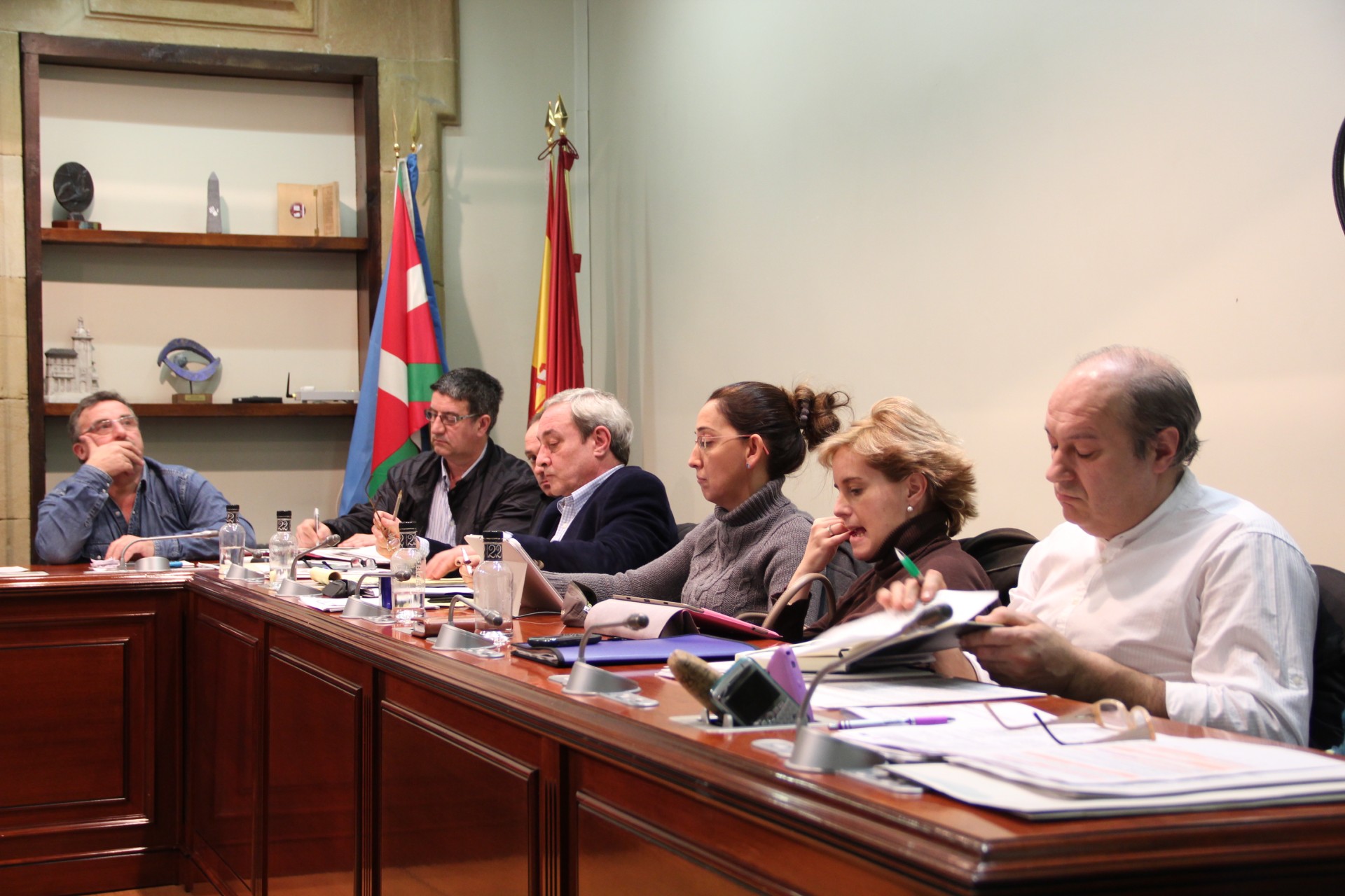 Bancada derecha desde el público