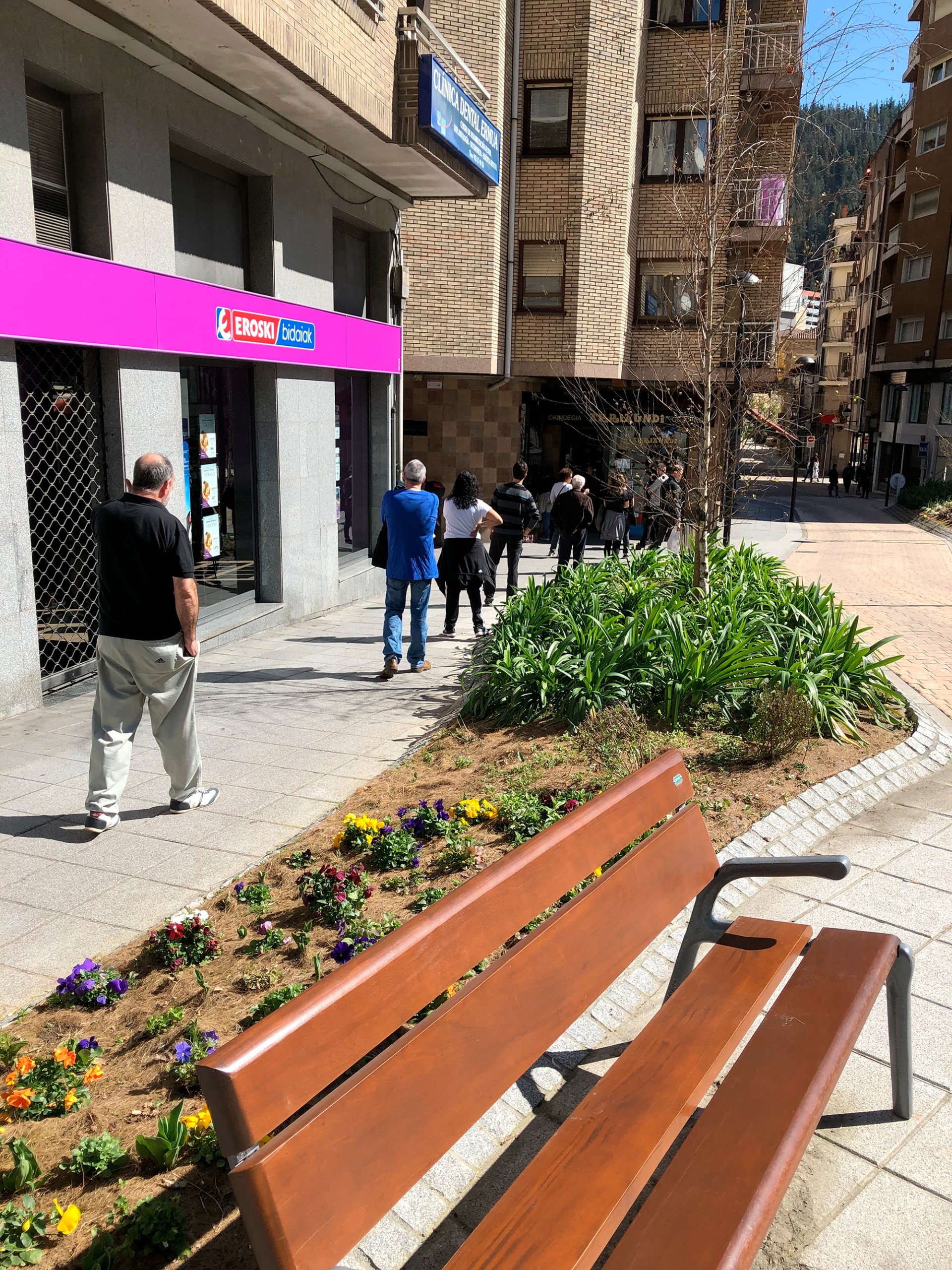 Colas en los establecimientos autorizadois