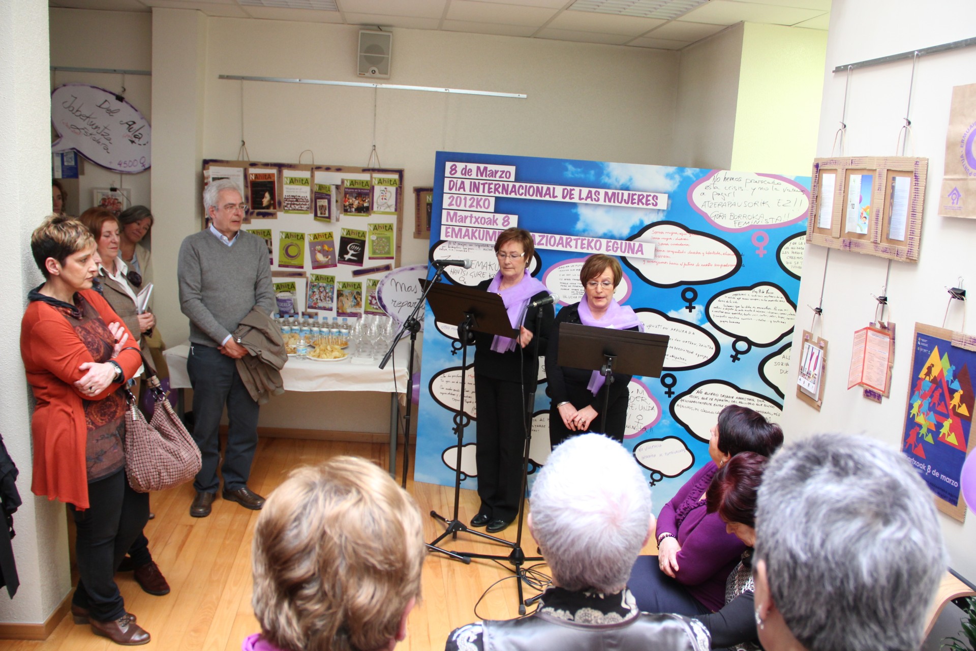 Discurso de dos componentes del grupo de teatro Izarraitz