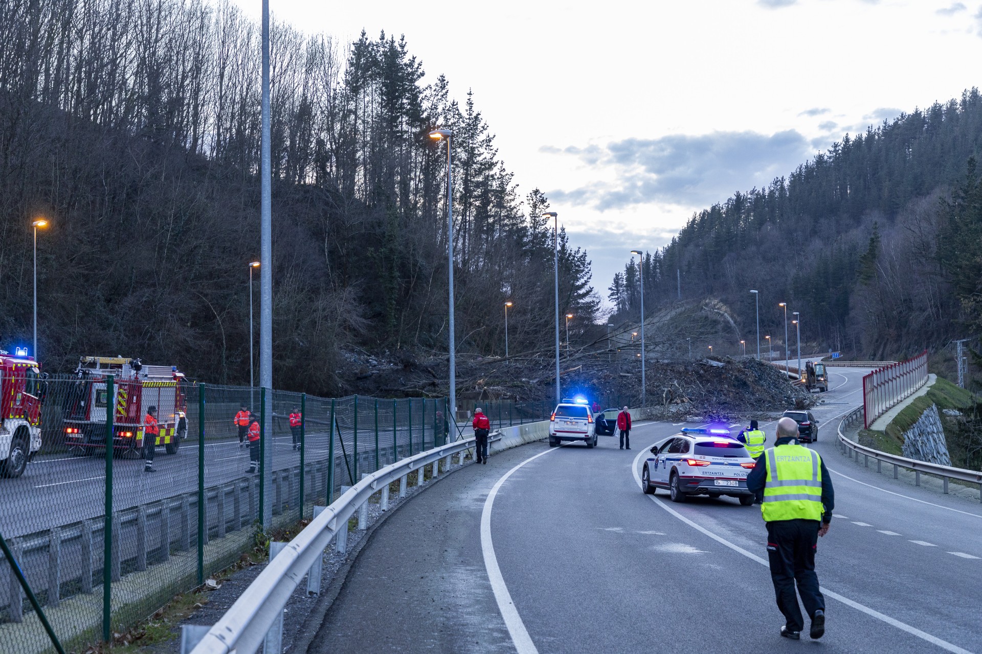 El cierre de la vía colapsó la red viaria