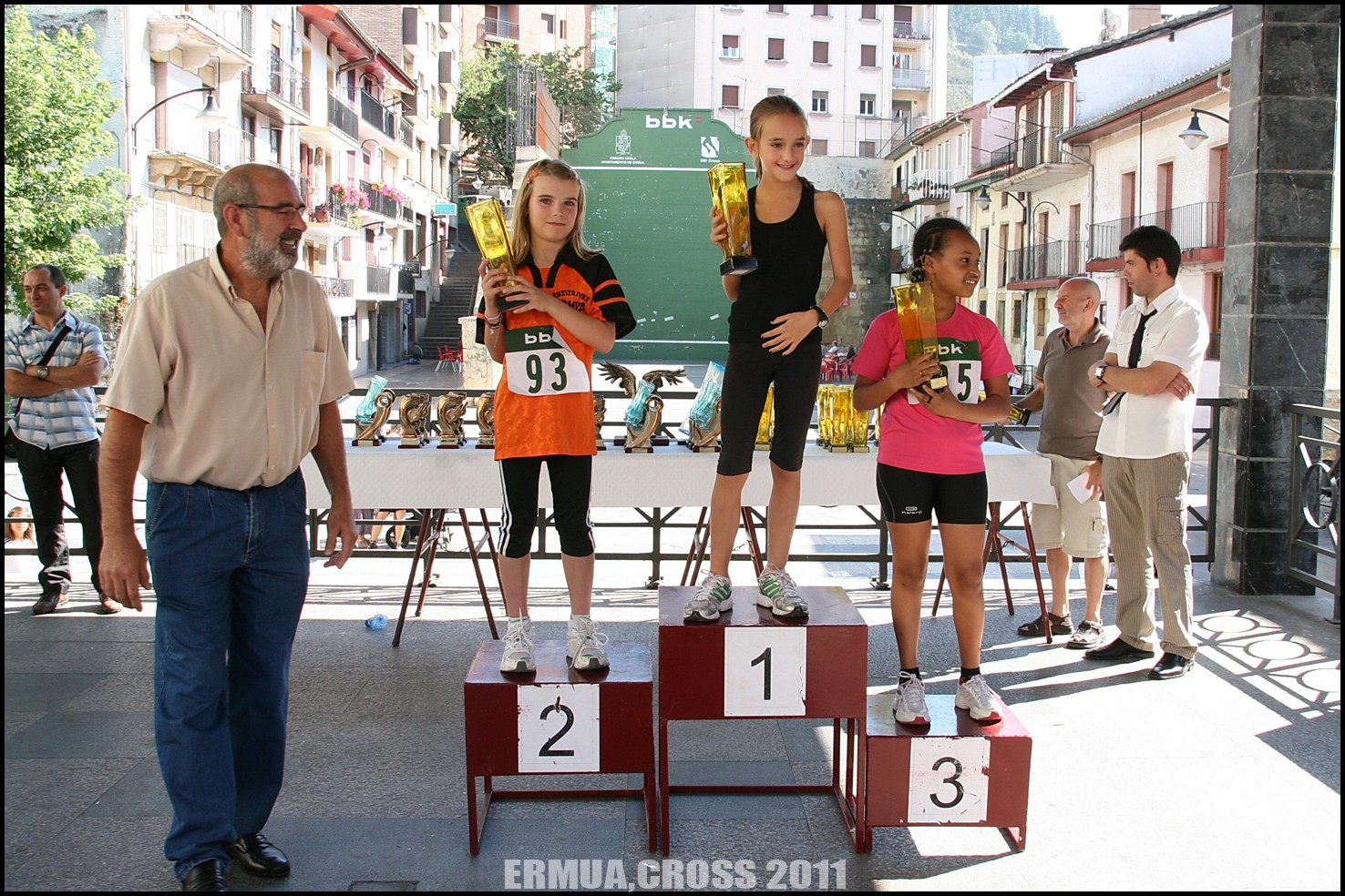 Entrega de premios a las ganadoras