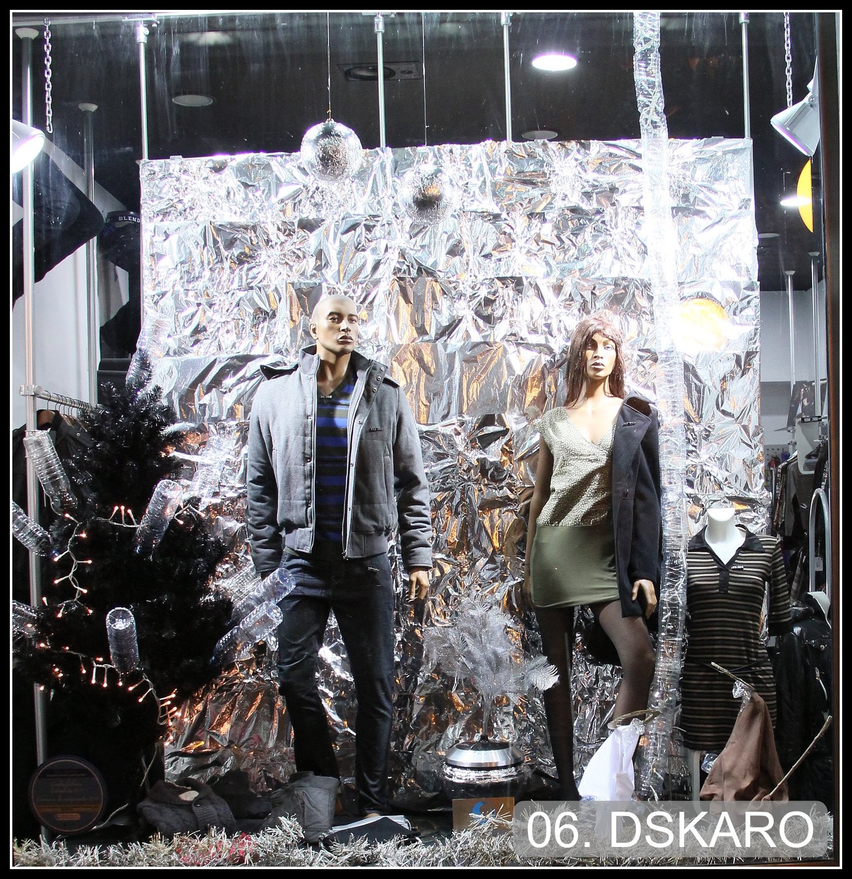 Escaparate del comercio Dskaro