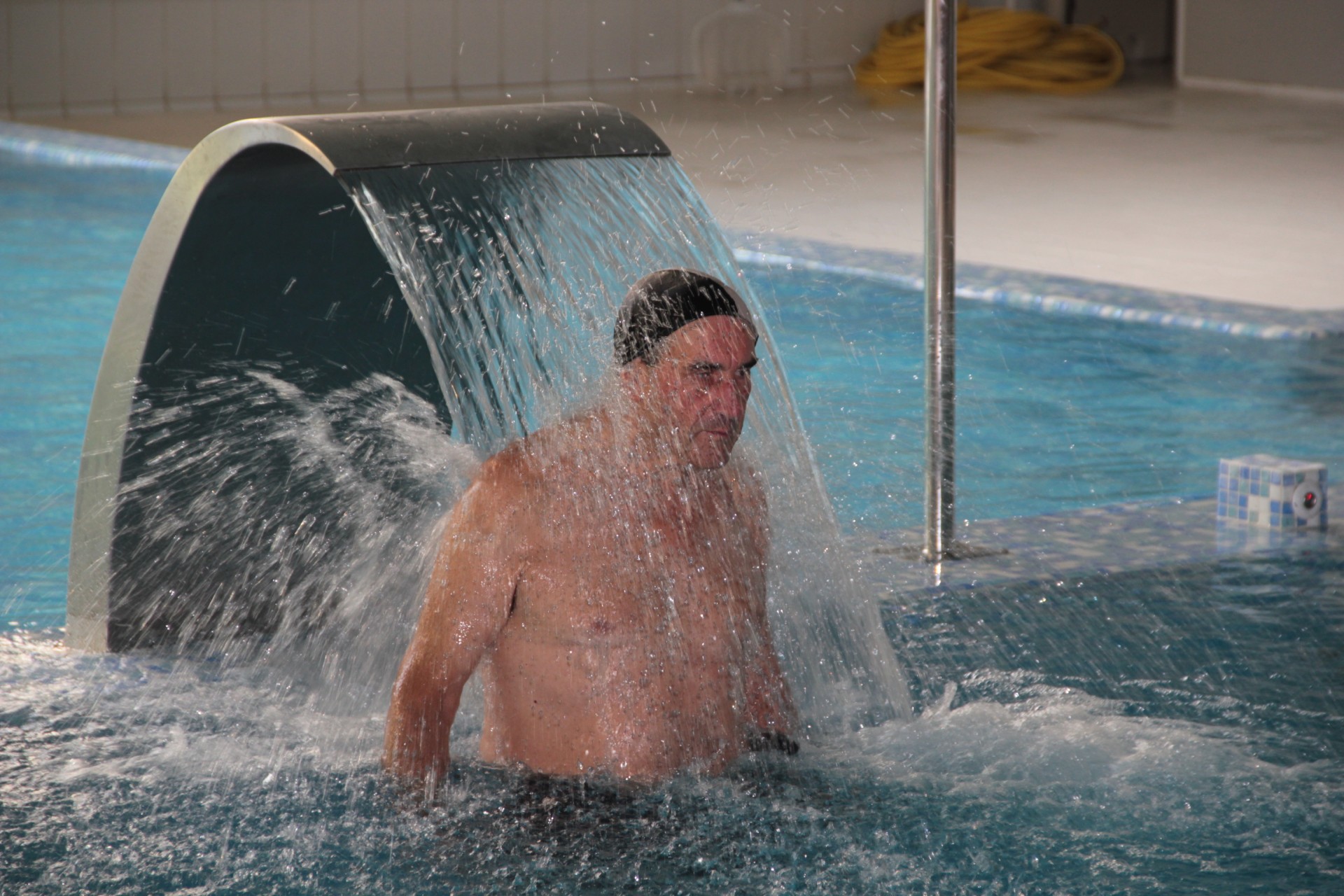 Espacio termolúdico y de spa en la piscina del polideportivo de Ermua