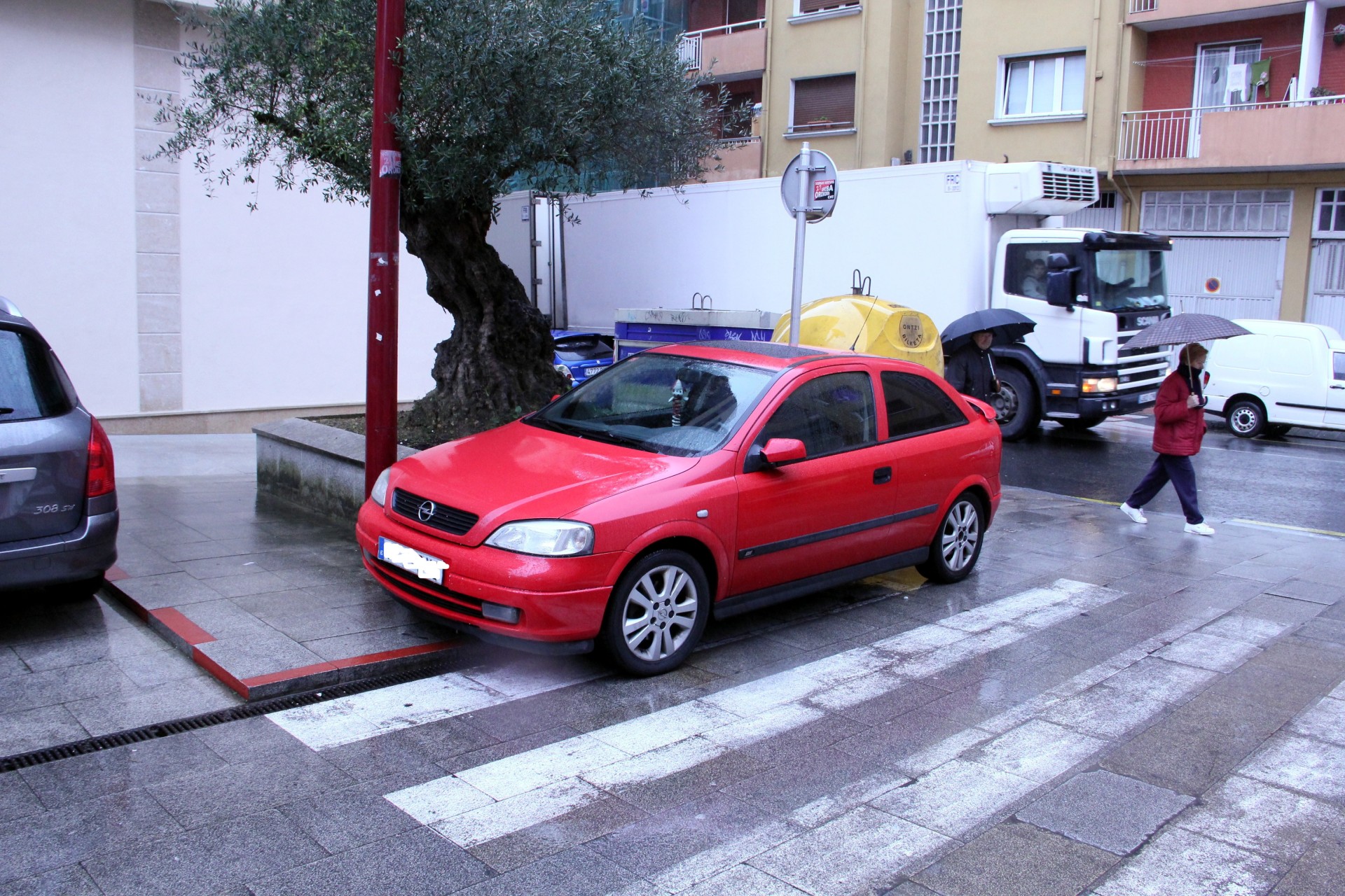 Estacionamiento en paso de peatones