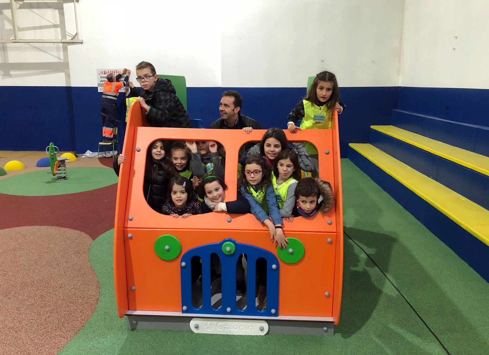 Foto de familia de los integrantes del Consejo de la Infancia