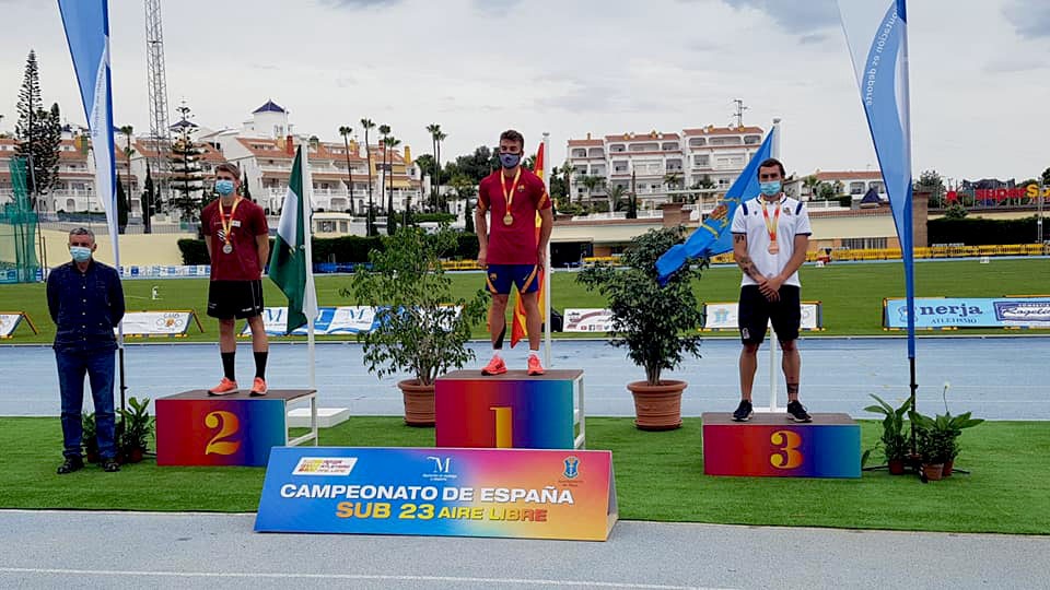 Foto de Iñigo en el podio