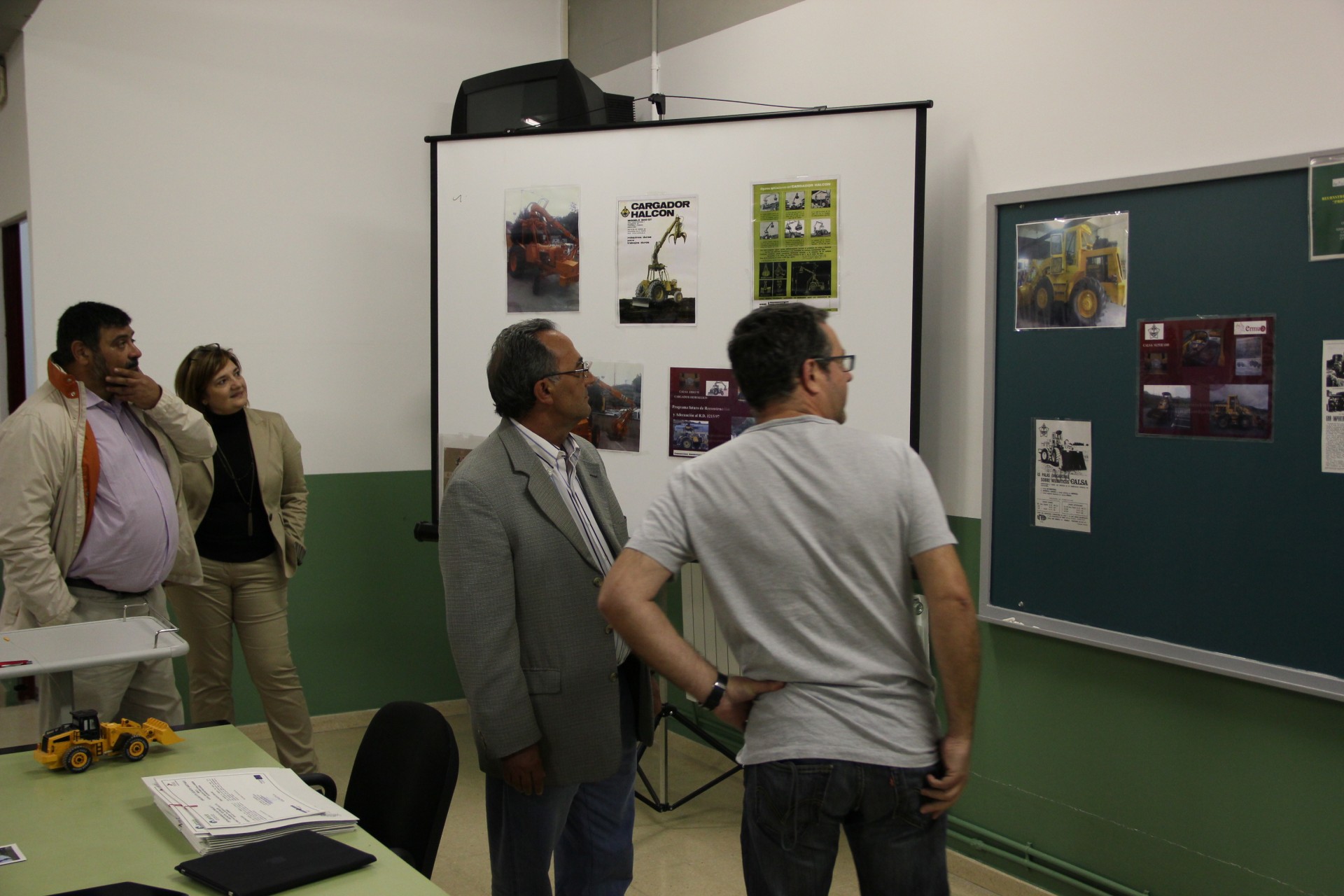 Héctor Izagirre dando algunas explicaciones