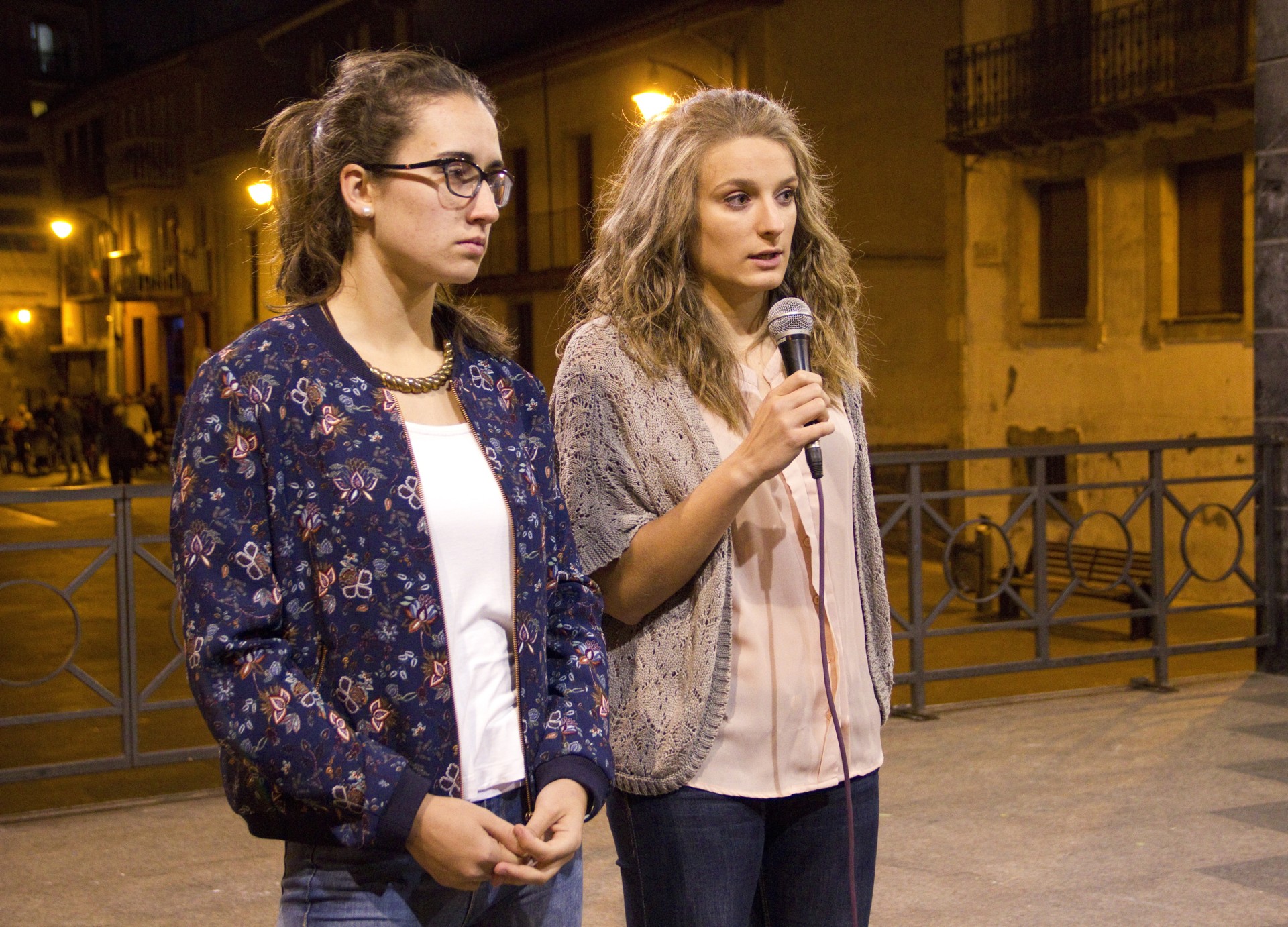 Homenaje a Arantza Moreno y Leire Gorrotxategi en la plaza Homenaje a Arantza Moreno y Leire Gorrotxategi en la plaza