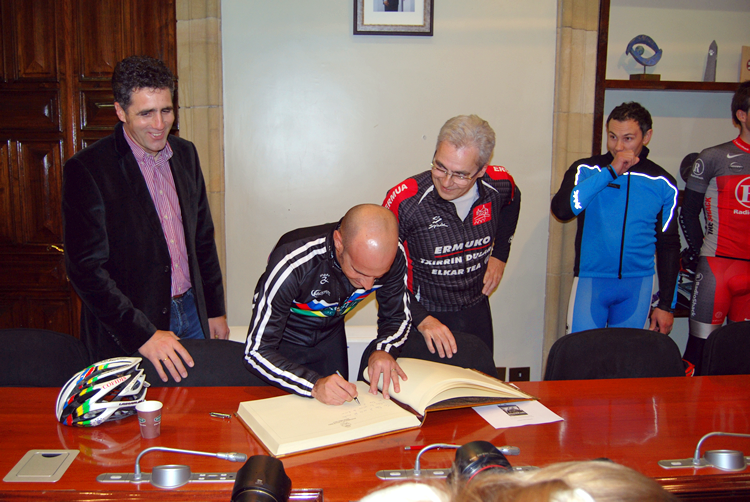 Homenaje despedida Igor Astarloa Ermua 2010