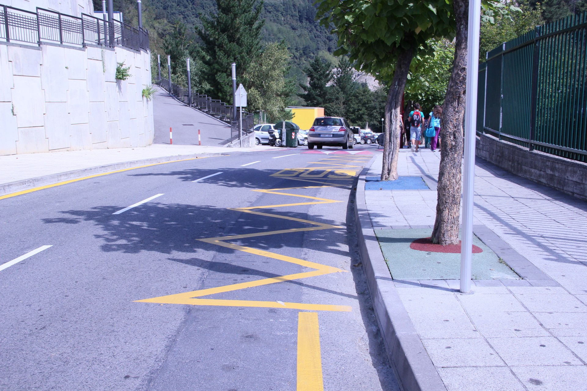 Imagen de la parada de autobus escolar