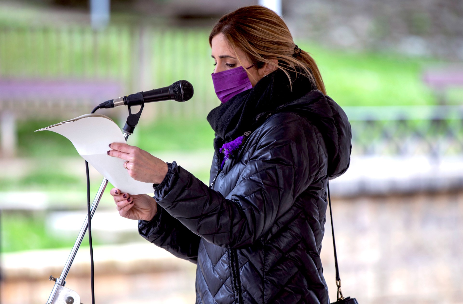 La concejala lee la declaración