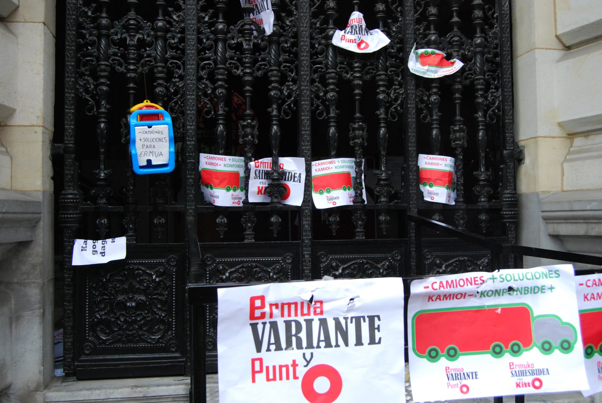 Los mensajes han llegado hasta la puerta Los mensajes han llegado hasta la puerta