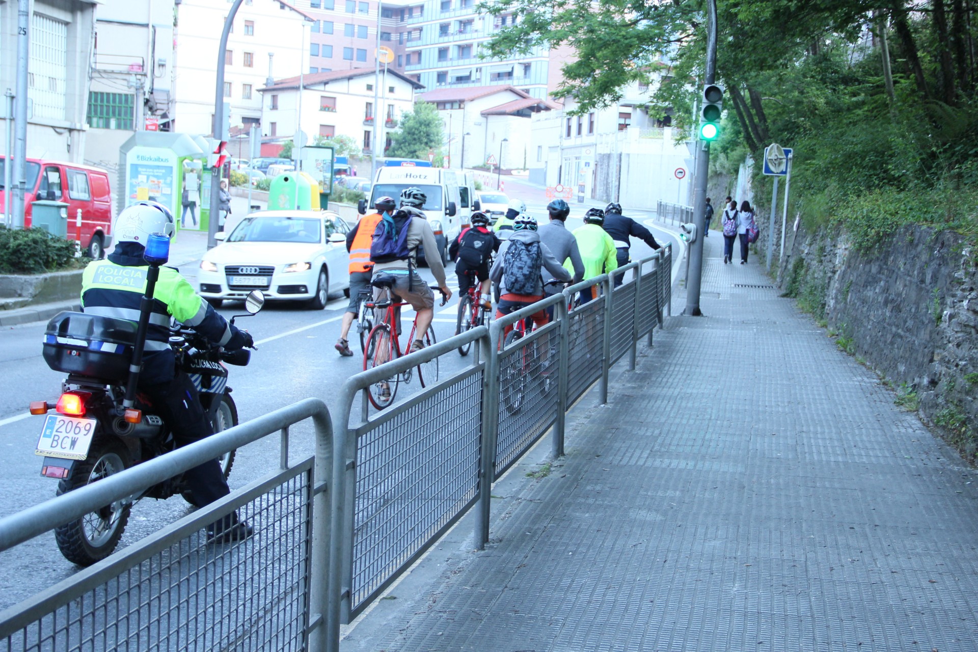 Marcha a su paso por Avenida Gipuzkoa