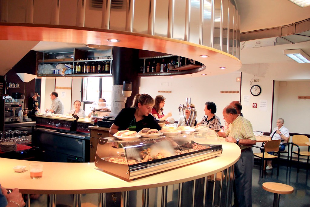 Mostrador_de_la_cafeteria