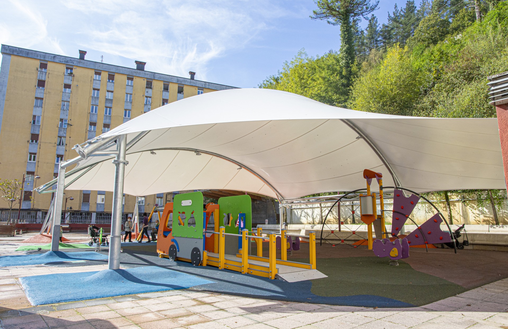 Nuevos juegos en el parque de Errotabarri Nuevos juegos en el parque de Errotabarri