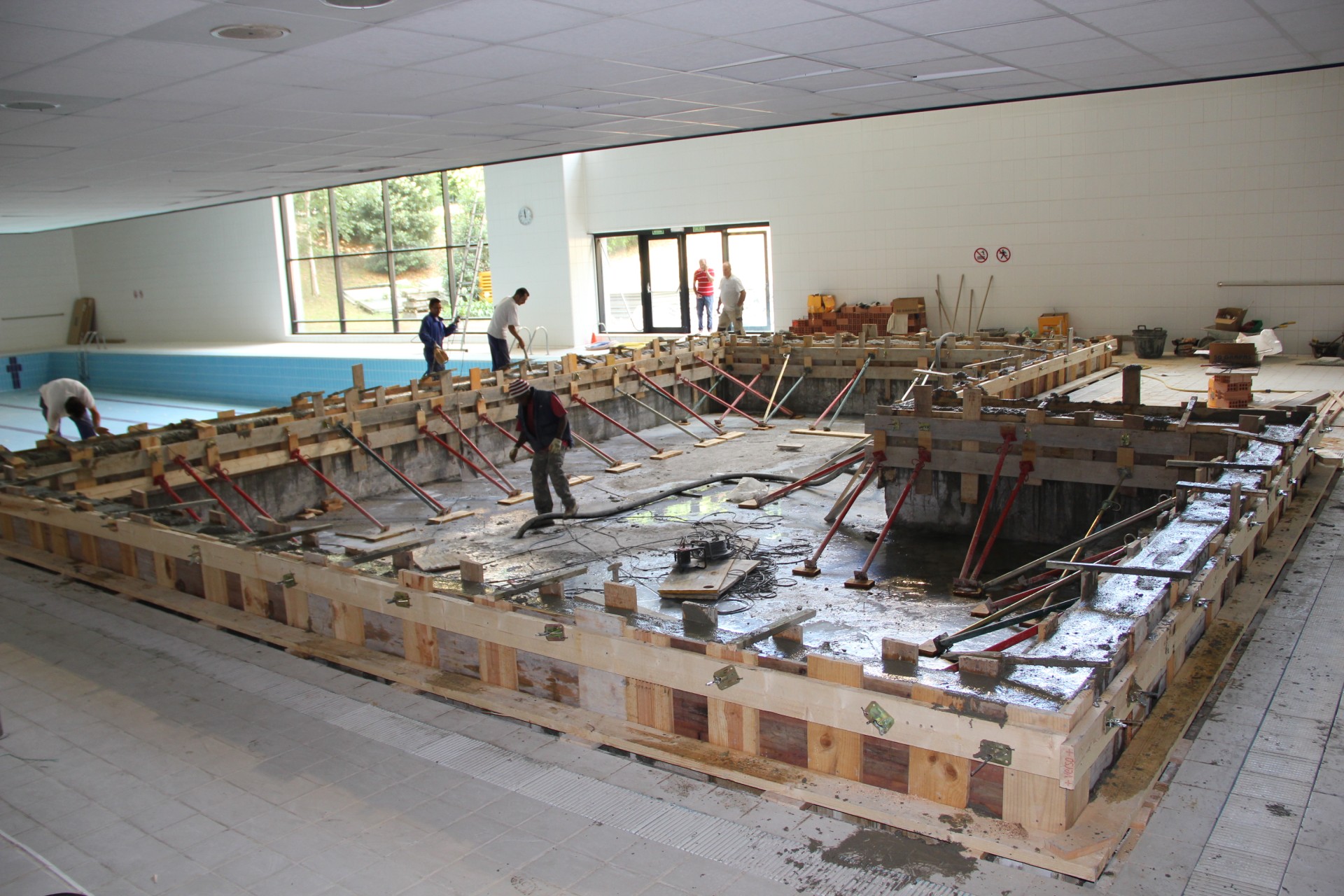 Obras para incorporar spa en la piscina pequeña de Polideportivo Miguel Ángel Blanco Ermua