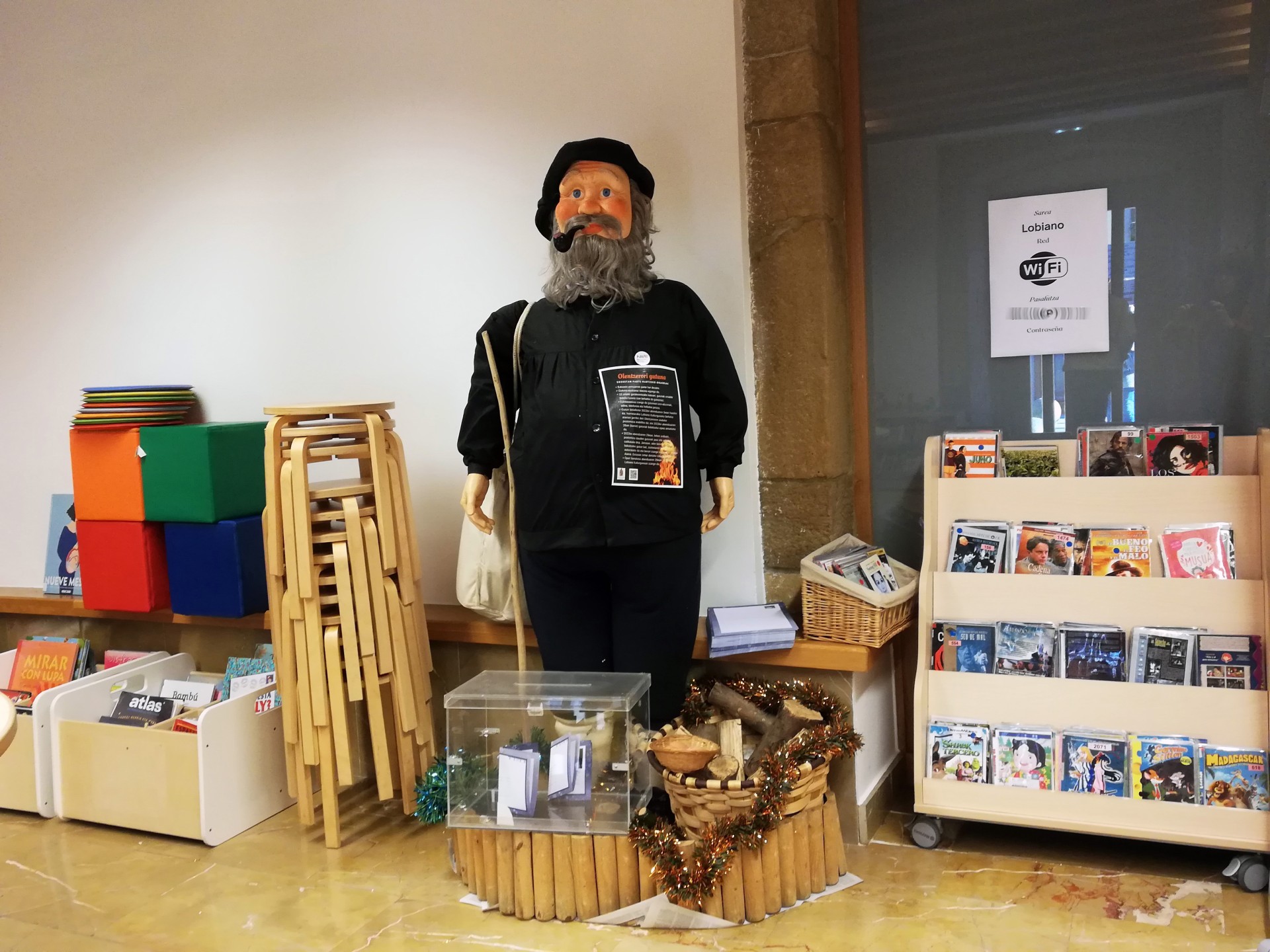 Olentzero Ermuko Liburutegian