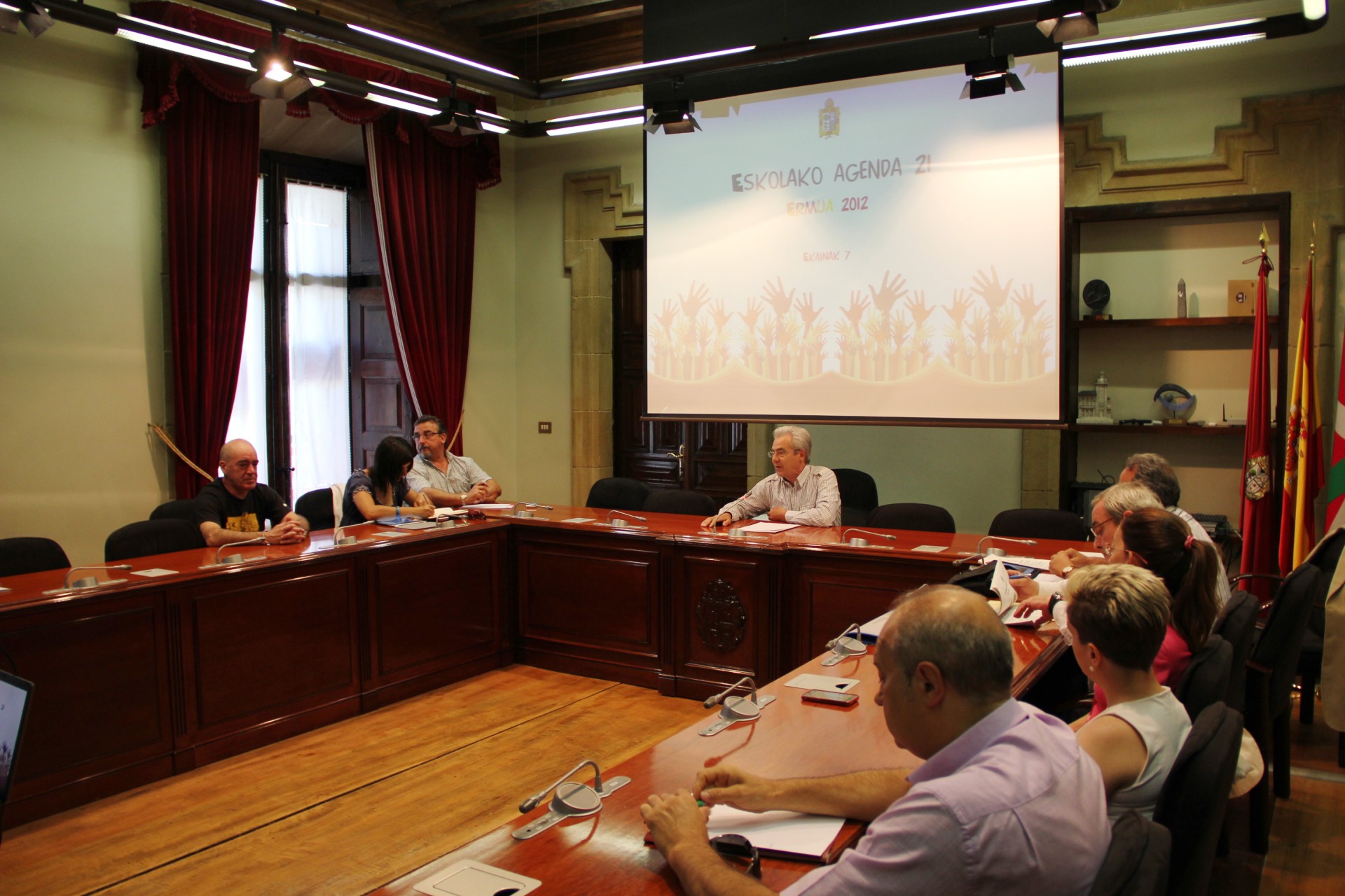 Políticos que han tomado parte en el pleno txiki