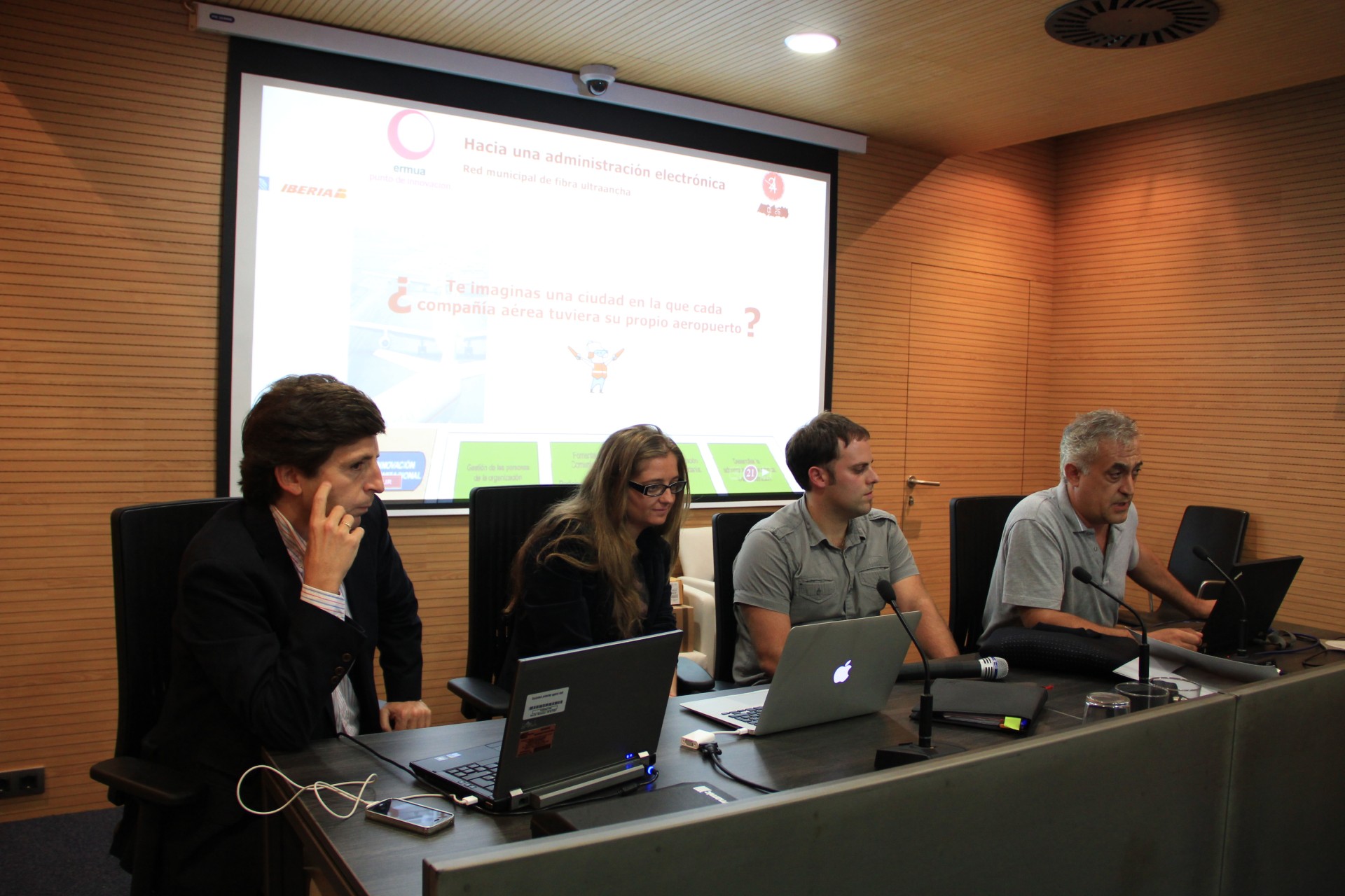 Ponentes de la reunión