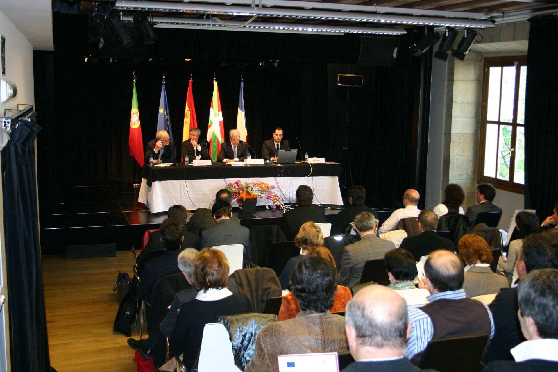 Presentación y firma del Convenio