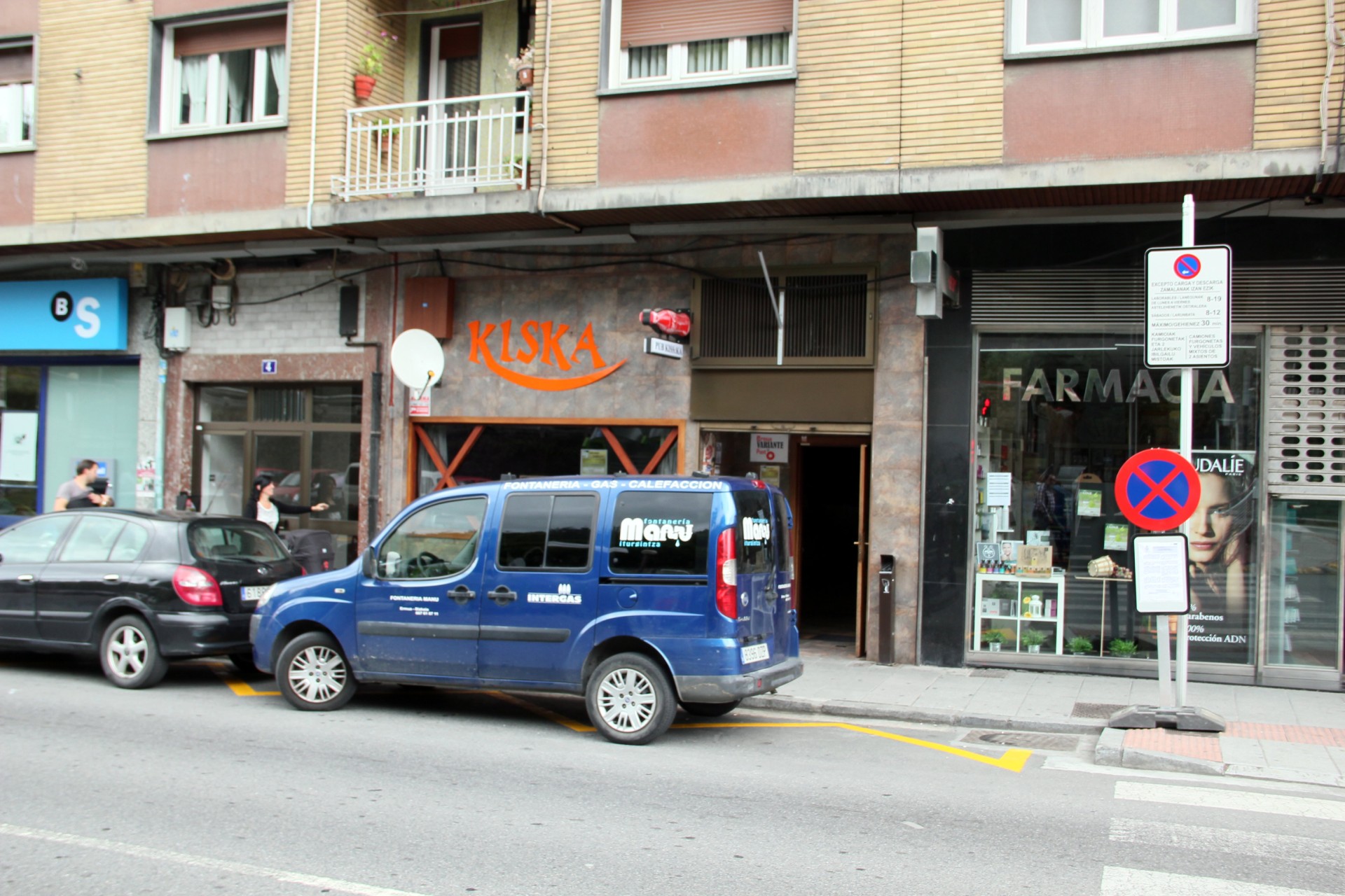 Primera zona de carga y decarga