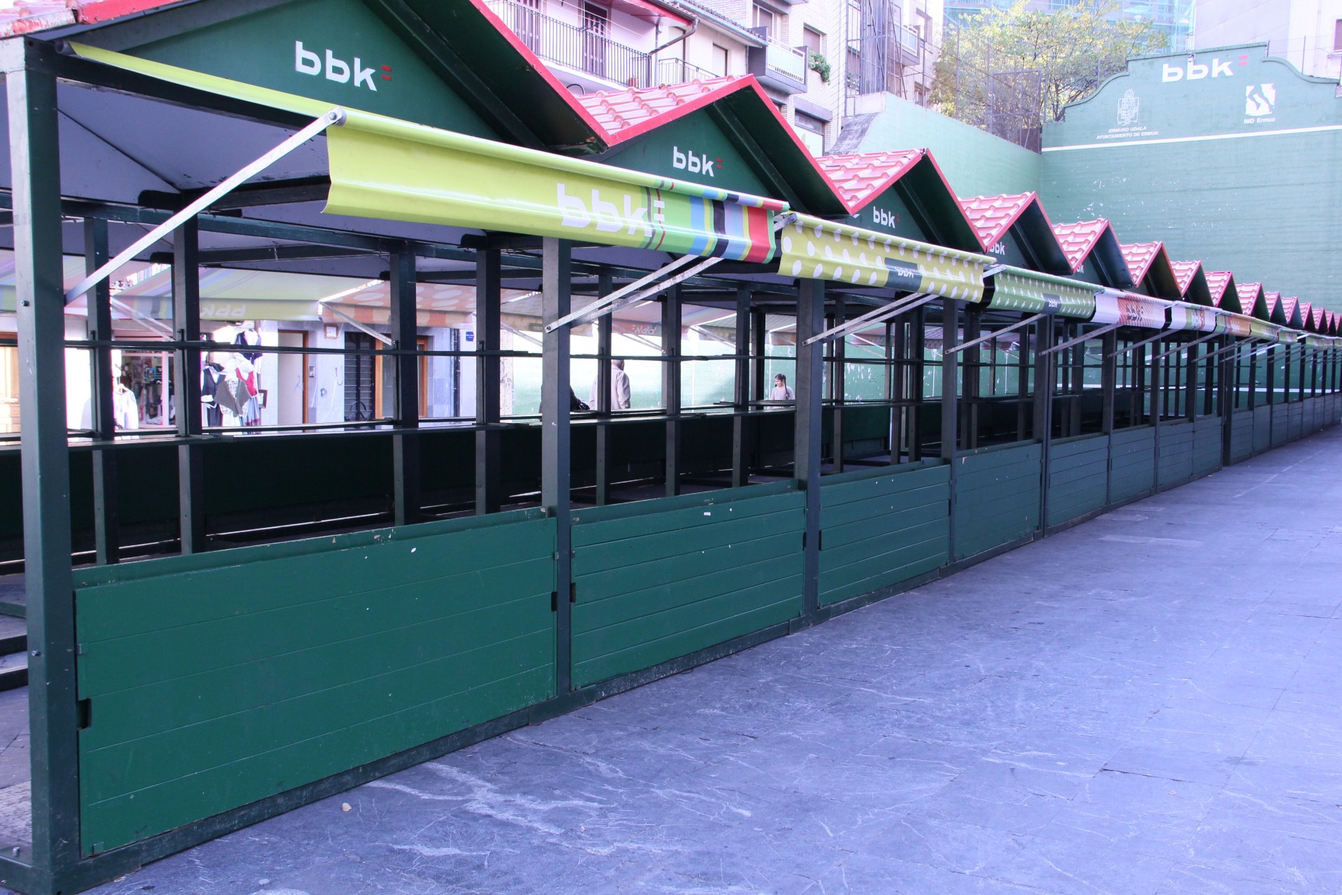 Puestos montados en la plaza Cardenal Orbe
