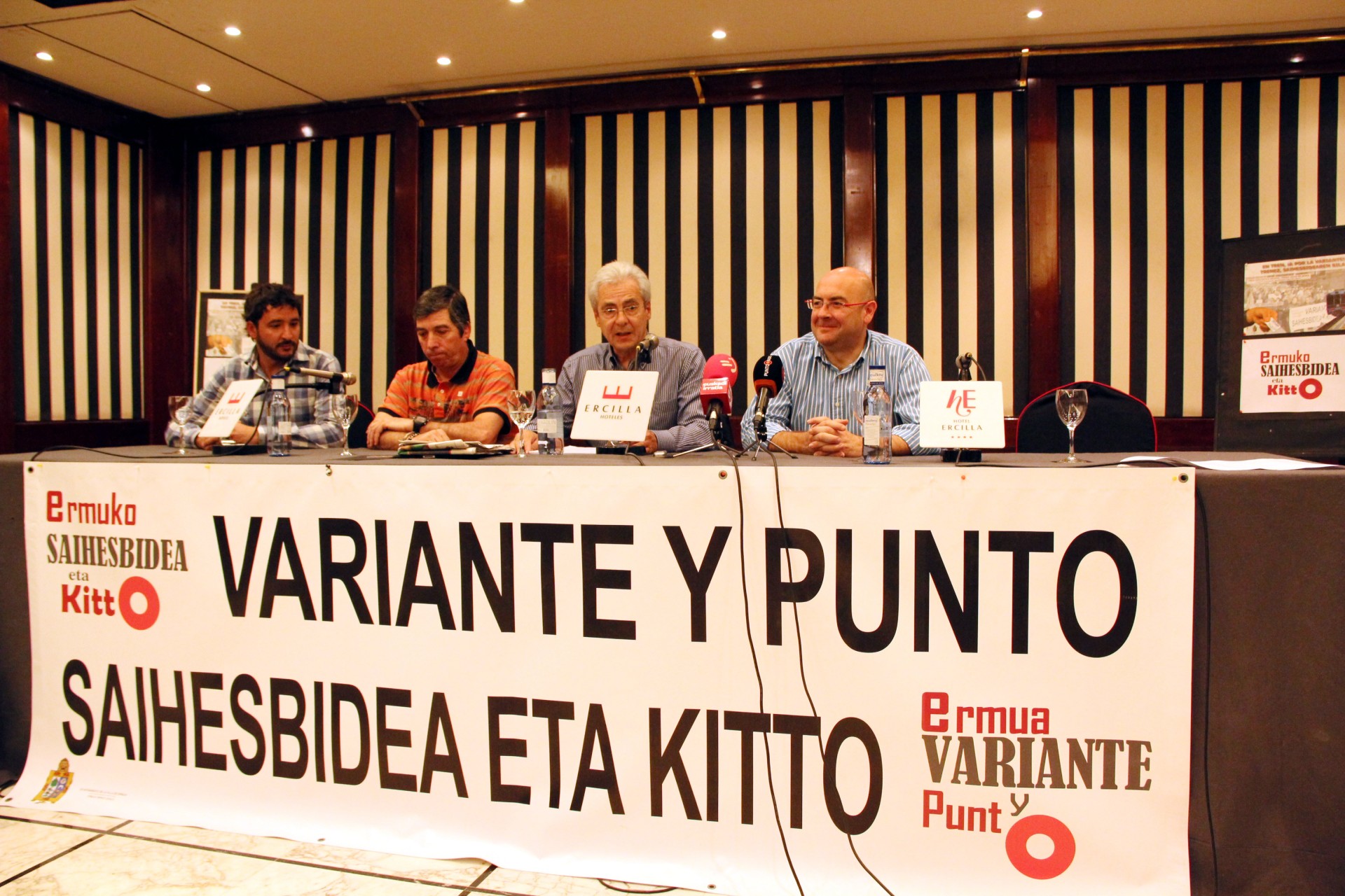 Rueda de prensa de Carlos Totorika en el hotel Ercilla de Bilbao