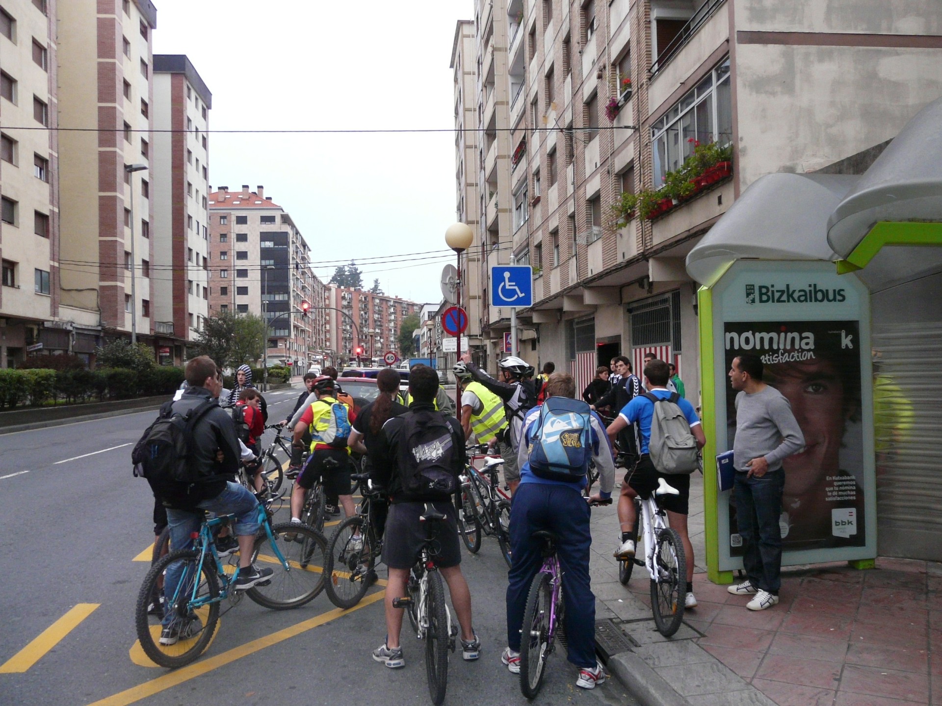 Salida desde la Avenida Gipuzkoa frente al colegio San Lorenzo