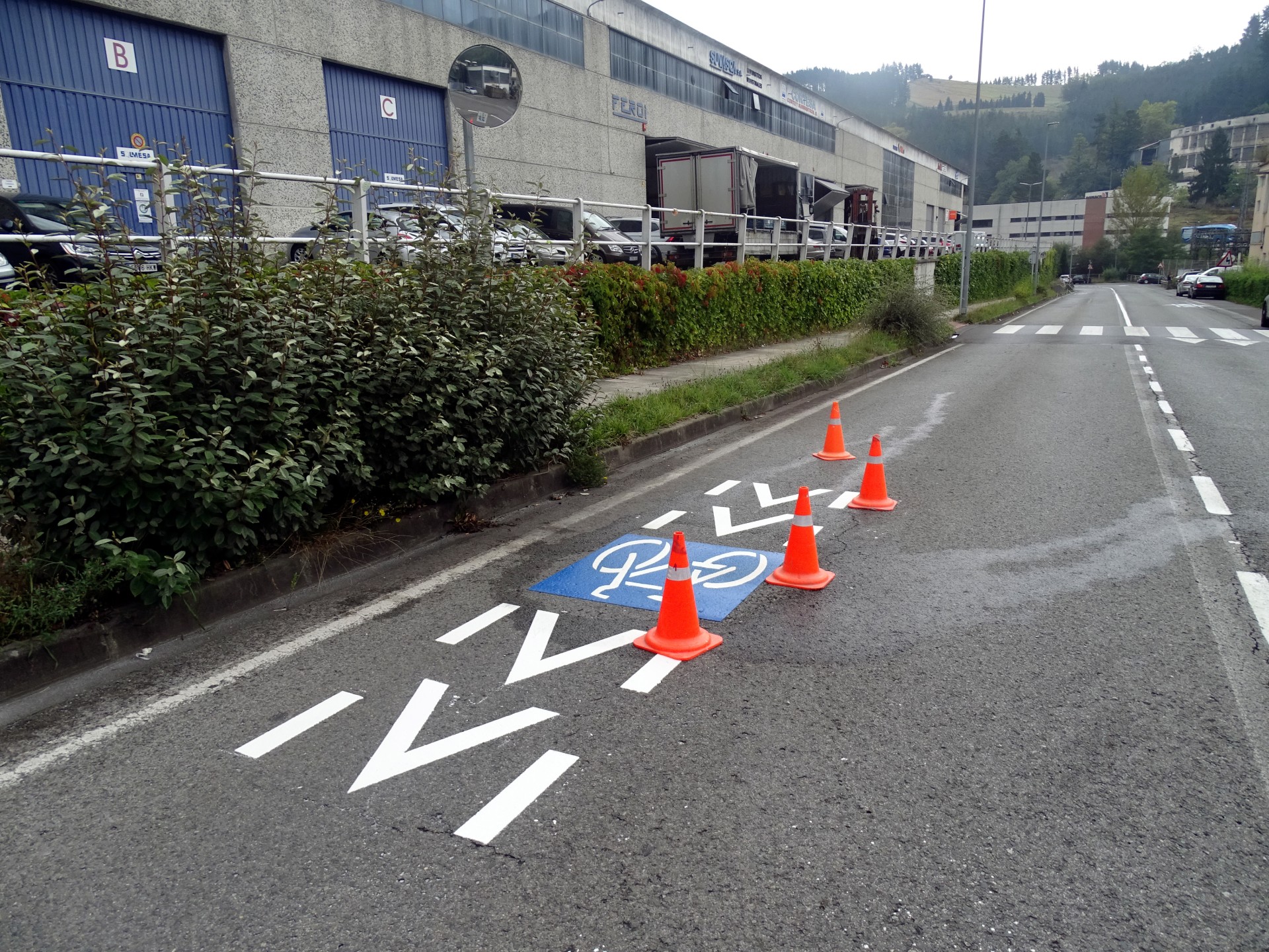 Una de las marcas en el sentido de Ermua a Mallabia