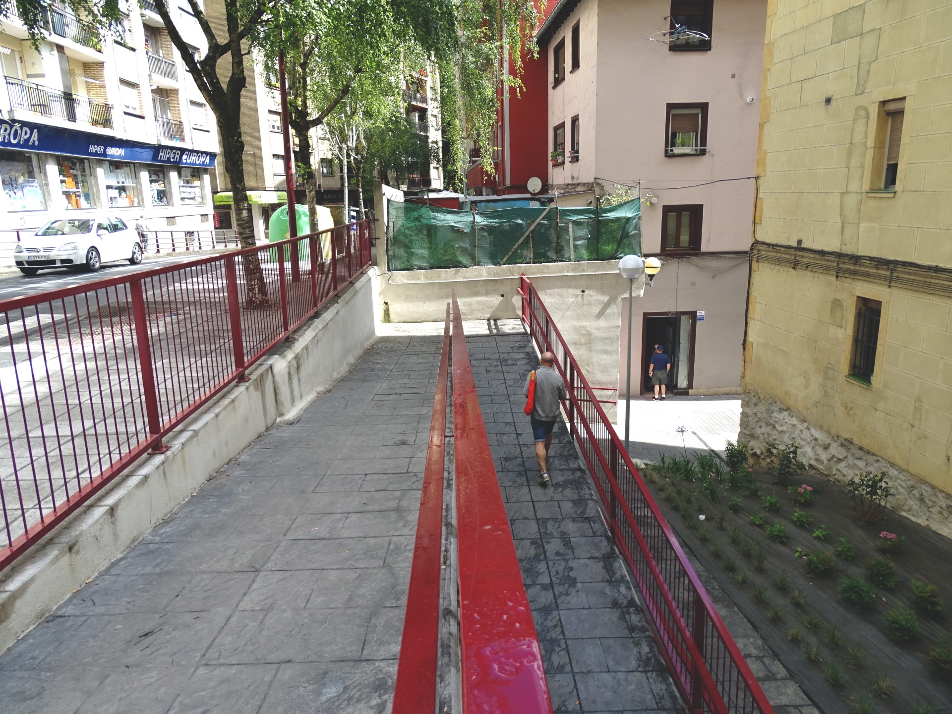 Vista del nuevio paso a Zubiaurre urbanizado