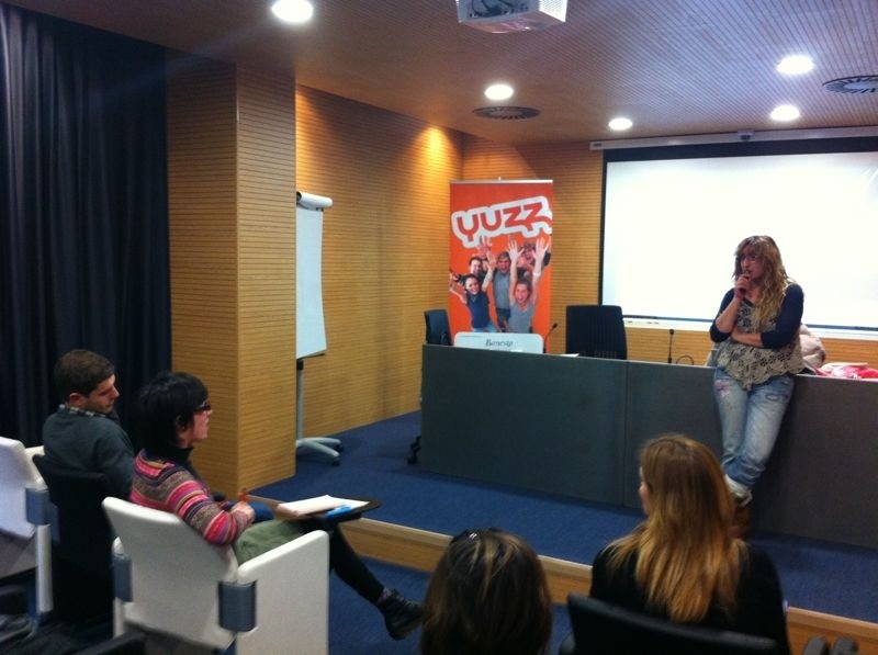 Yolanda Ruíz ofrece una charla en Izarra Centre